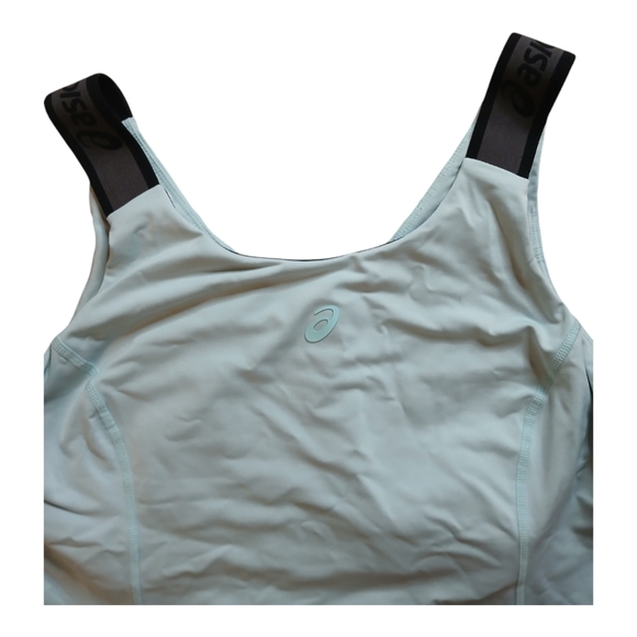Womens size Medium built in sports bra tank top - Picture 3 of 4